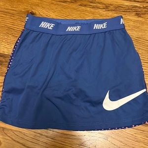 Nike girls Skort activewear size 6-7 periwinkle and coral